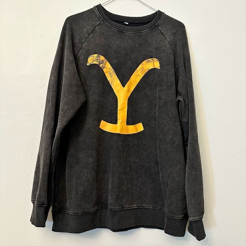 Yellowstone Distressed Logo Graphic Fleece Lined Pullover Sweatshirt Black XL